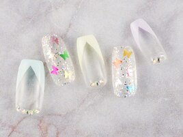 フレンチ×蝶々ネイル
