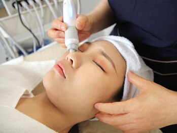 韓雅(ハナ)/ハイドロピーリング・毛穴洗浄