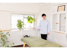 ポラリス整体院の雰囲気（森をイメージした清潔感のある院内です！）