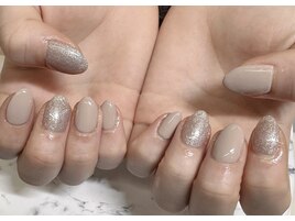 シンプルベージュ×グリッター