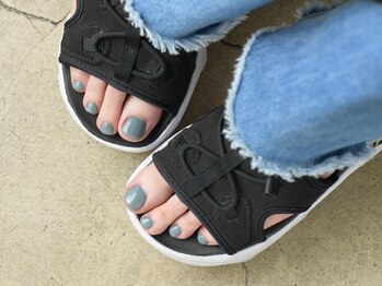 イーネイル(e-NAIL)の写真/【駐車場有/高槻/当日受付OK】夏は足元からオシャレに♪シンプルもアートもお任せください★
