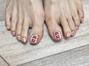 レッドチェックネイル