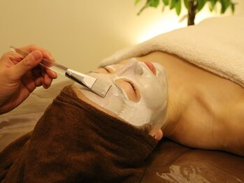 ユーアイドット(You I.)の写真/誰もが欲しがる輝く艶肌ミラースキンを獲得☆化粧ノリが悪い毛穴開き乾燥肌改善を得意とする肌質改善サロン