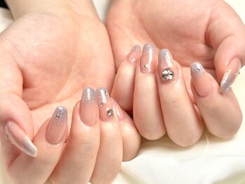 パダアット ヴァラネイル 天神南店(PADA at VALLANAIL)/ブルーラメグラデ/ビジュー/上品