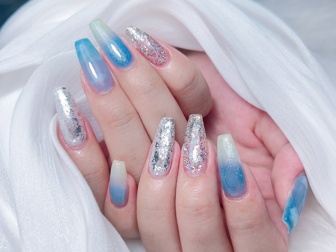 グラデーション｜ニュアンス：PG010465937｜Mネイルのフォト