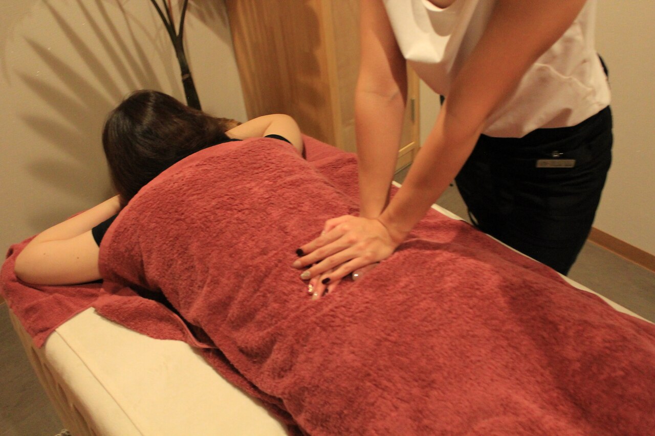 【平日限定】辛い肩こり腰痛などに！揉みほぐしボディケア60分￥6600→￥3300