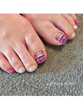 ネイルクルーノーヴル(nail Clou Noble)/チェックネイル