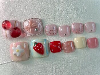 クレッシェレ(crescere)の写真/【フットネイル￥4900～】お得に可愛く♪豊富な200種類のカラーで足元も華やかに★