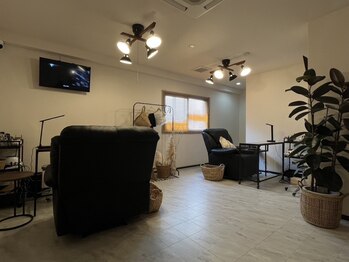 ビネル(BINEL)の写真/贅沢空間で施術が受けられる♪再現率高めの仕上がりで満足度◎お手頃価格でワンカラー～大人ニュアンスも♪