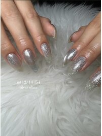 キレイめ大人キラキラネイル