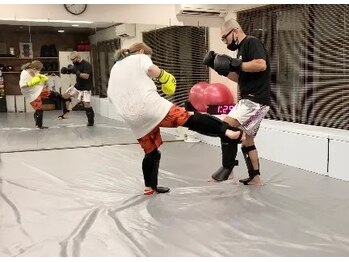 ハチヤBJJスタジオ(HACHIYA BJJ STUDIO)/ミットトレーニング