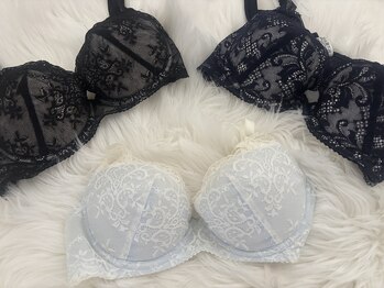 メゾン アンジュ(Maison Ange)/お下着の付け方を伝授♪