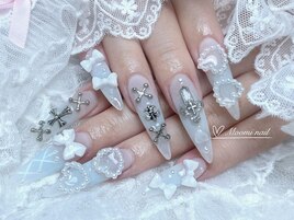 大人気ゴテゴテネイル