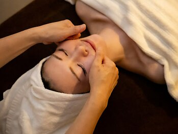 リエル(Lieru)の写真/顔だけではありません！首肩・デコルテからしっかりほぐす、大人の為の本格小顔リンパケア