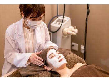 ビボディラボ 海老名店(美Body Labo)の写真/【ツヤ感あふれる陶器肌♪国産ハーブピーリング¥7800】ダウンタイム(赤みや剥離)なし!!翌日メイクノリ◎