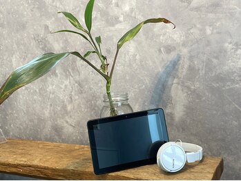 リロウ(relow)の写真/relowはタブレットで映画を観ながら施術を受ける事ができます♪持込もOK!ヘッドフォンも一人１台ずつ完備★