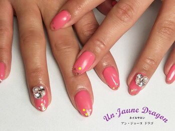 アン ジョーヌドラゴ/春カラー☆ピンクネイル