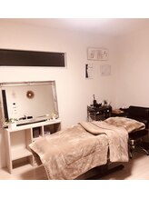 グロー(glow)/完全個室の落ち着いた空間。