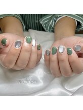 リッシュ トロワ(RICHE trois)/クリスマスカラーネイル♪