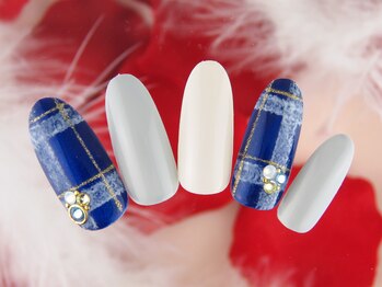 シューズネイルプロデュース/ネイビーチェックネイル