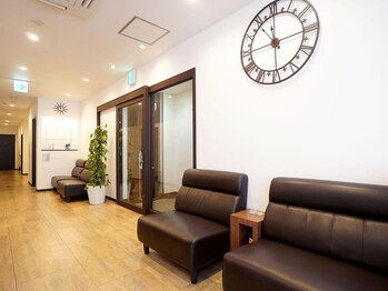 モアトゥインクル 岡山店(MORE twinkle)/寛げるウェイティングスペース♪