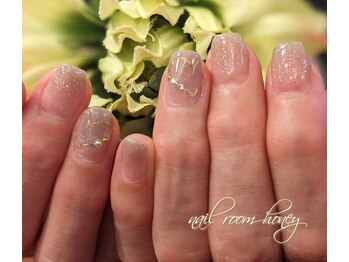 ハニー(honey)/シンプルワンポイントネイル♪