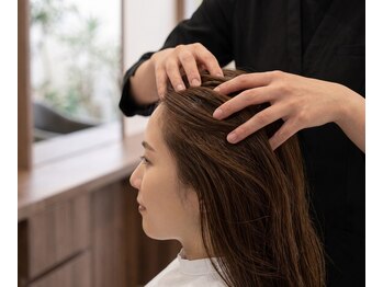 ヘアーオーパスの写真/2種アロマとクリームバスで安らぐ。頭皮・毛髪・疲労ケアをサポートし心身を健やかに。
