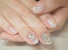 タイニーツリー(Tiny Tree)/上品ビジューネイル♪