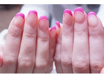 プチリリィ(Petit Lily)/フレンチネイル