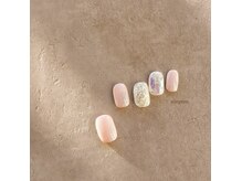 シルニー リム(Silny rim)/アシンメトリーニュアンスネイル