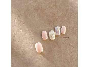 シルニー リム(Silny rim)/アシンメトリーニュアンスネイル