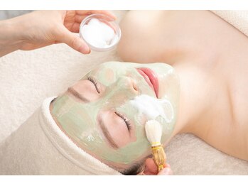 キャロリーヌ 横浜店/話題のハーブピーリング♪