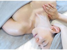 美人バスト 岡山店/小顔コルギ　デコルテも施術★