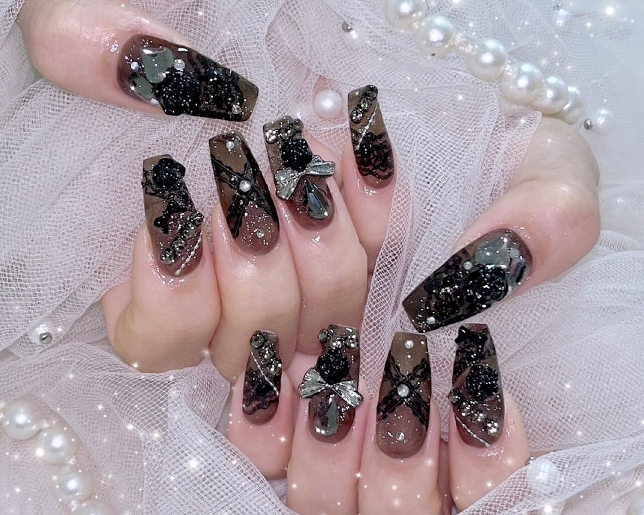 2026年冬トレンド】痛ネイルのネイルデザイン集｜人気順