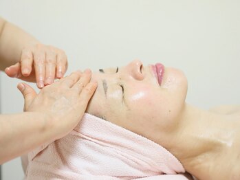 ラ バロン ド ミツイ2/フェイシャル施術中2