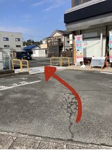 トリトン(triton)/駐車場は建物左をお入りください