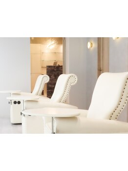 リクライニングチェアのあるサロン