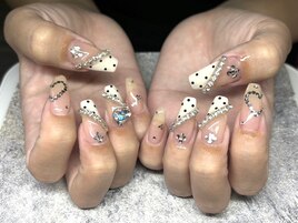 ドットストーンネイル