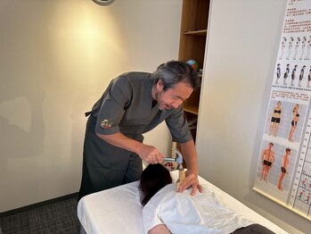 整体 王院長の写真/年末年始も営業中♪東麻布【実力店がOPEN】首肩こり、スマホ首、背中や腕関節の痛み等には首コースが人気♪