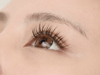 ファーストアイ(First eye)の写真/パーマなのにまつ毛に優しい【マイラミネーション】で内側からケアして健康に♪目元のお悩みは当店で解決☆