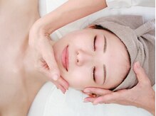 プルソワン 江坂/《小顔マッサージ》