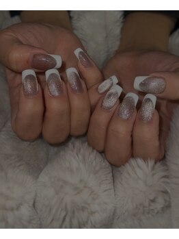 ラナ(LANA)の写真/30代以上の大人女性のためのケア重視ネイルサロン☆フレンチ6500円｜シンプルなのに見惚れる指先を♪