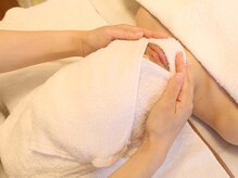 クルール(Couleur)/ホットタオルで毛穴を開きます