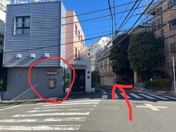 アイスパ 代官山(i-SPA)/1つ目の交差点を越えて直進