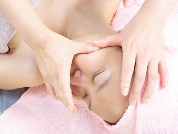 創健ビューティーの写真/【オリジナル小顔フェイシャル】施術歴20年越えの熟練技♪自分史上最高の小顔へ導きます!