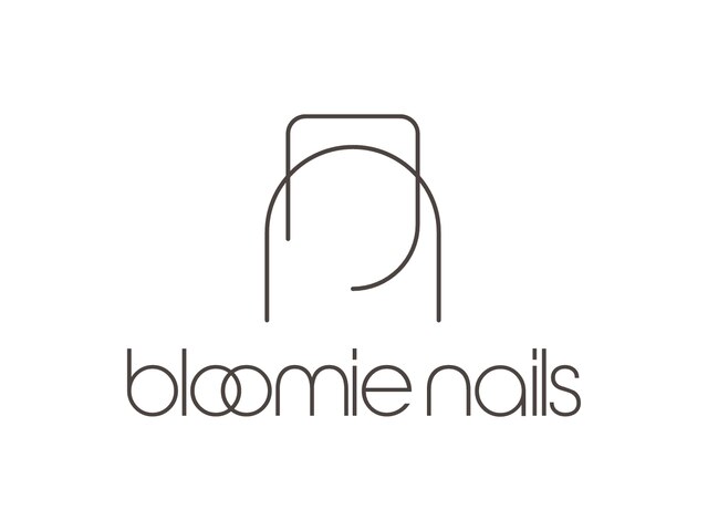 bloomie nails