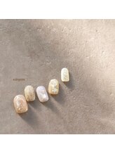 シルニー リム(Silny rim)/アシンメトリーニュアンスネイル