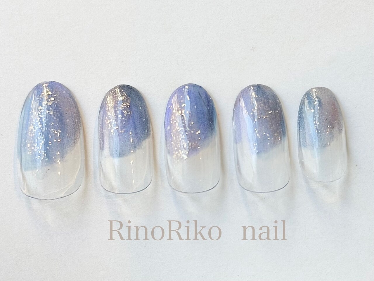 2026年冬トレンド】塗りかけ ブルーのネイルデザイン集｜人気順