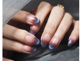 B.トレンドデザインネイルアート