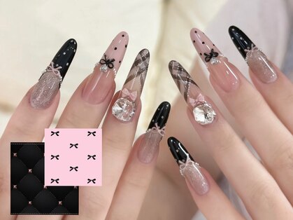ビジューネイル(bijou nail)の写真